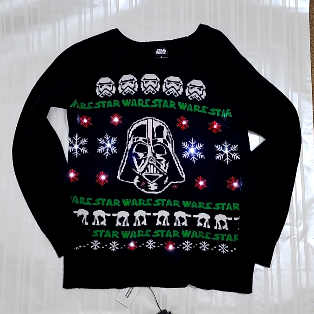 🎄Star Wars Christmas Sweater (Lights up!)